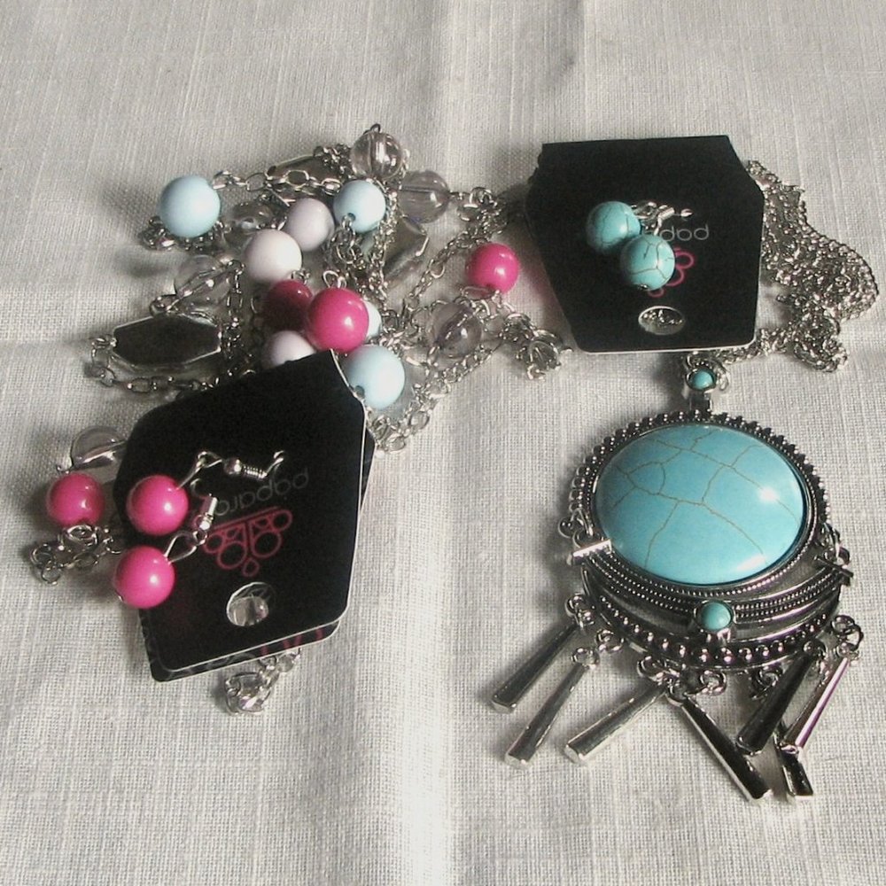 Two (2) Paparazzi Necklace & Matching Earrings New